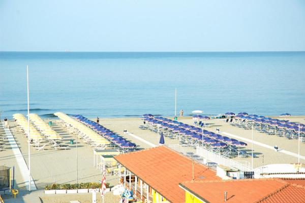 Hotel Regina Lido di Camaiore Buitenkant foto