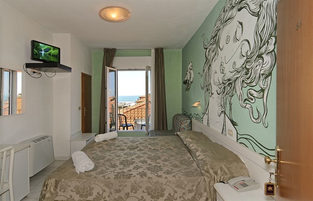 Hotel Regina Lido di Camaiore Buitenkant foto
