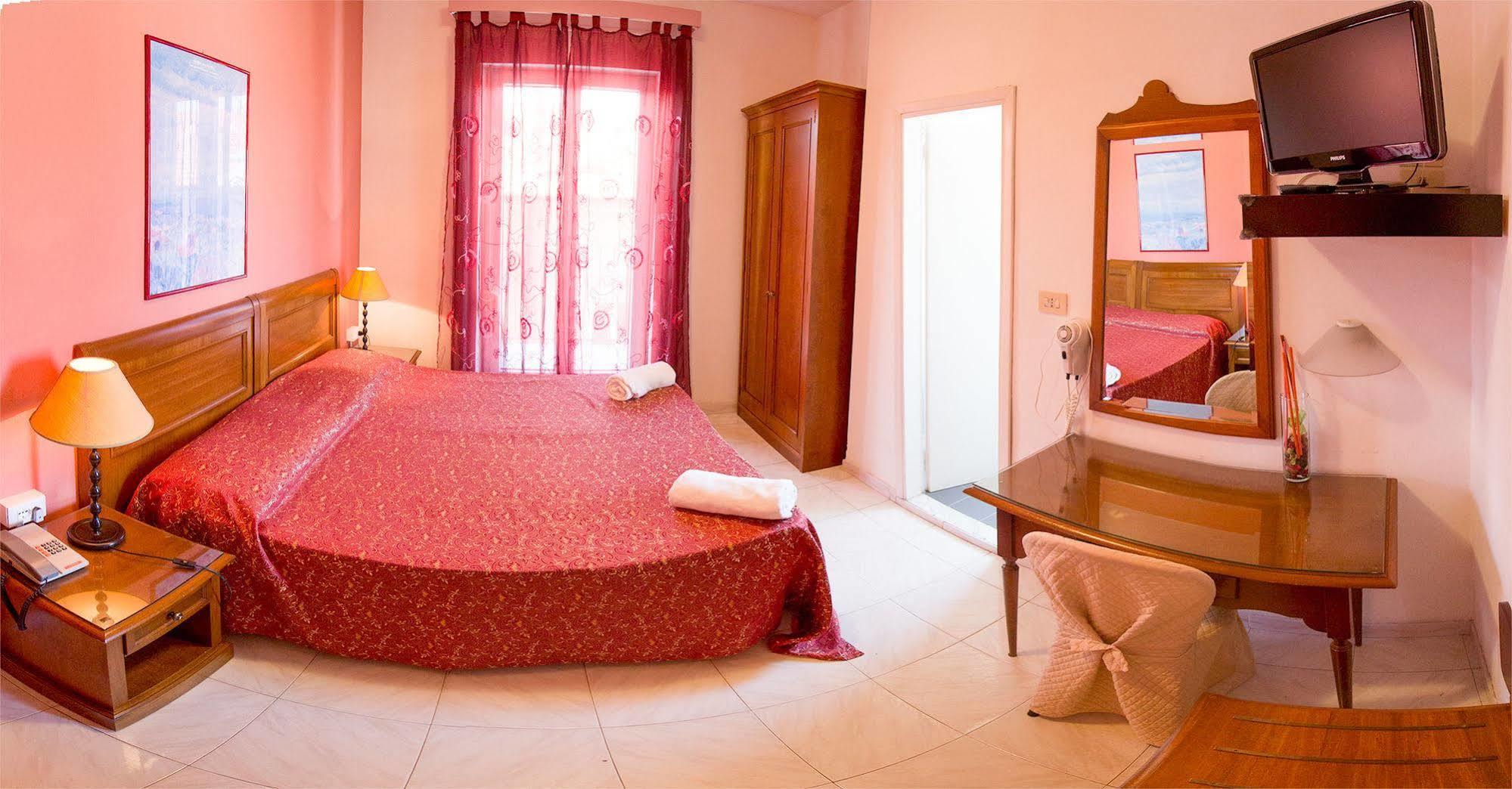 Hotel Regina Lido di Camaiore Buitenkant foto